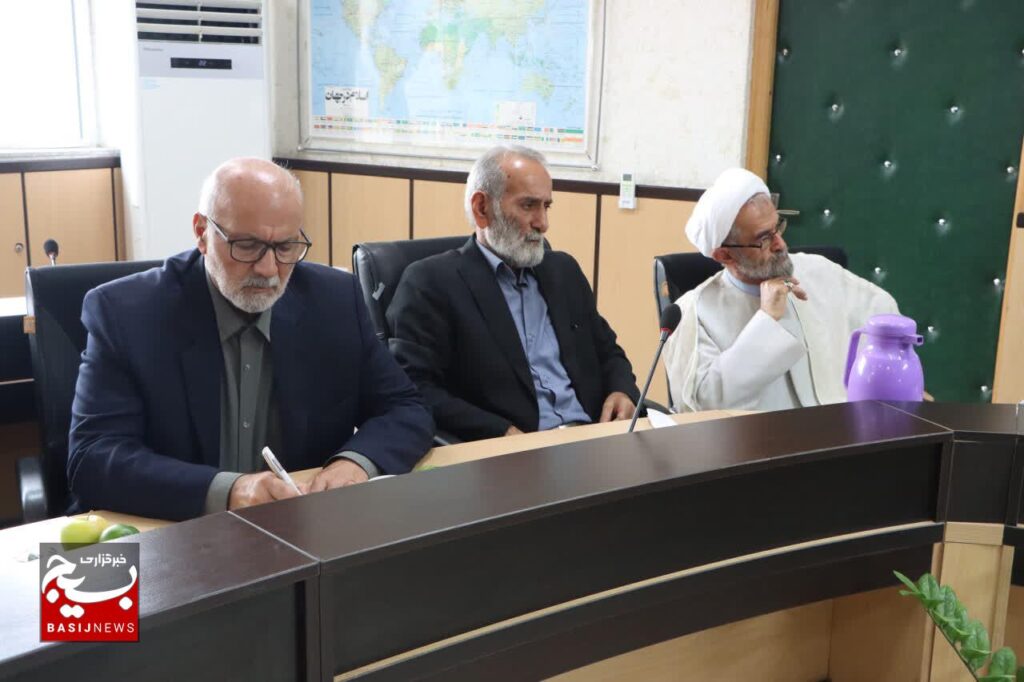 فرمانده سپاه کربلا مازندران" با جمعی از سرداران و پیشکسوتان لشکر ۲۵ کربلا