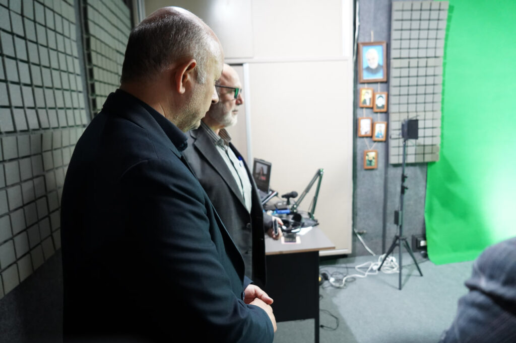 «استودیو هزارسنگر»