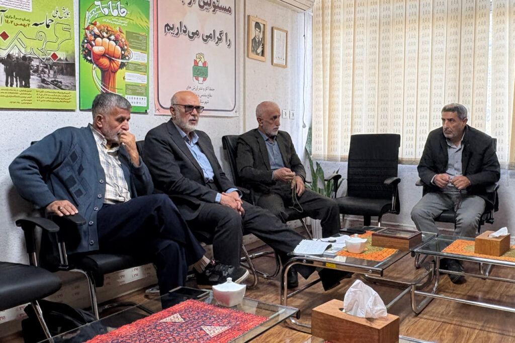 حماسه جنگل آمل ستاد شش بهمن آمل مقاومت مردم آمل ۱۳۶۰ دفتر حفظ آثار دفاع مقدس آمل اردوی بصیرتی آملحماسه جنگل آمل ستاد شش بهمن آمل مقاومت مردم آمل ۱۳۶۰ دفتر حفظ آثار دفاع مقدس آمل اردوی بصیرتی آمل